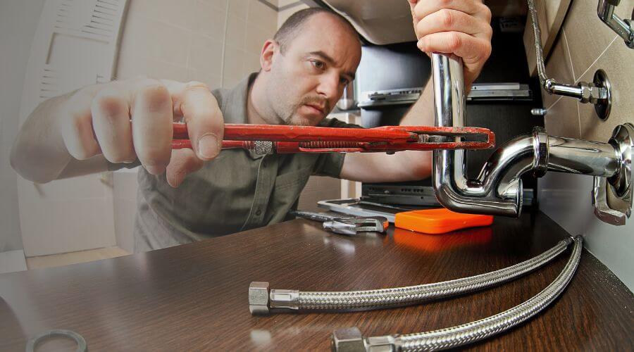 Expert burst pipe repair services in New Brockton, AL